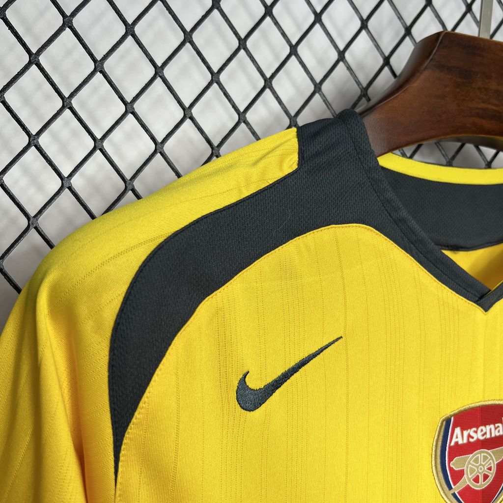 2005-2006 Arsenal Away Retro Kit