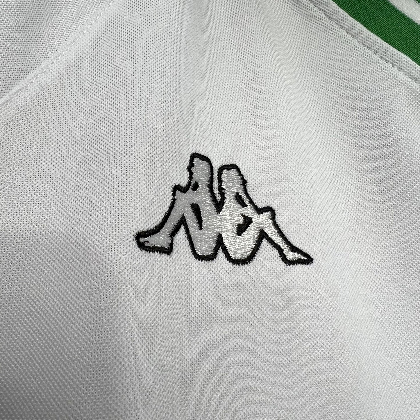 2001-2002 Werder Bremen Away Retro Kit