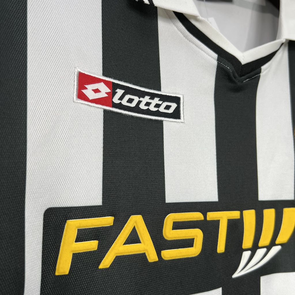 2001-2002 Juventus Home Retro Kit