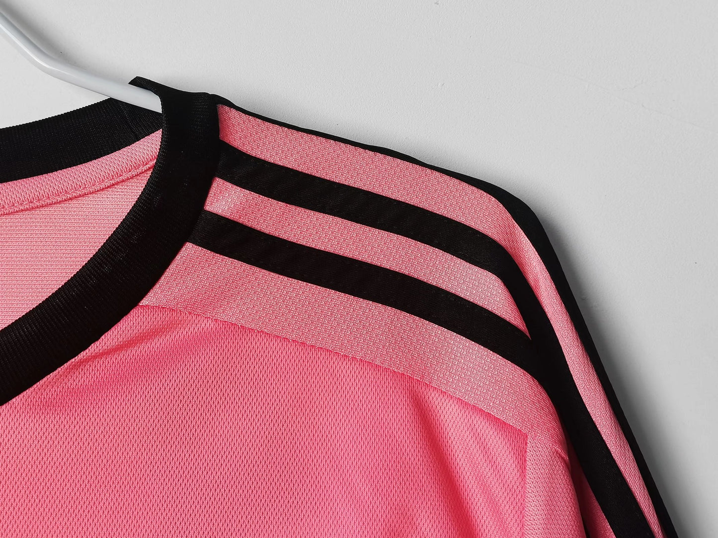 2015-2016 Juventus Longsleeve Pink Away Retro Kit