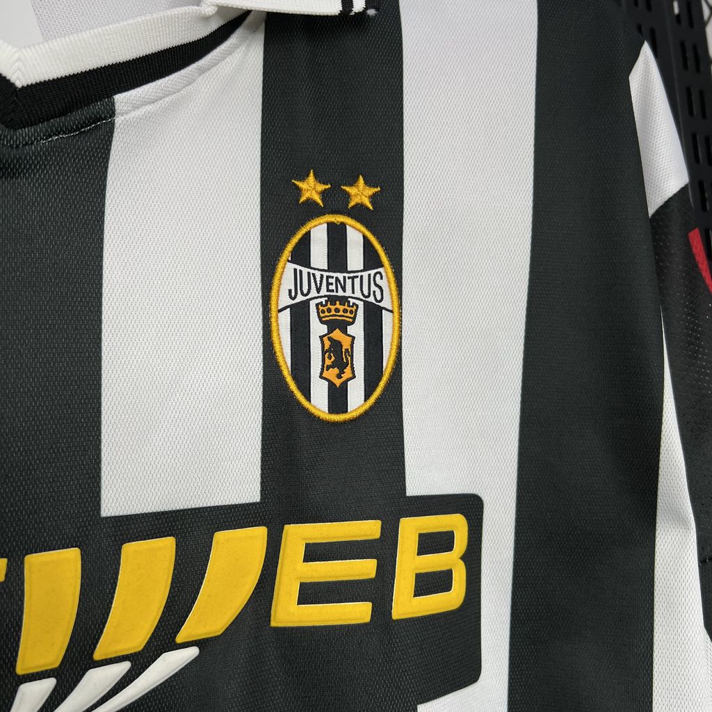 2001-2002 Juventus Home Retro Kit