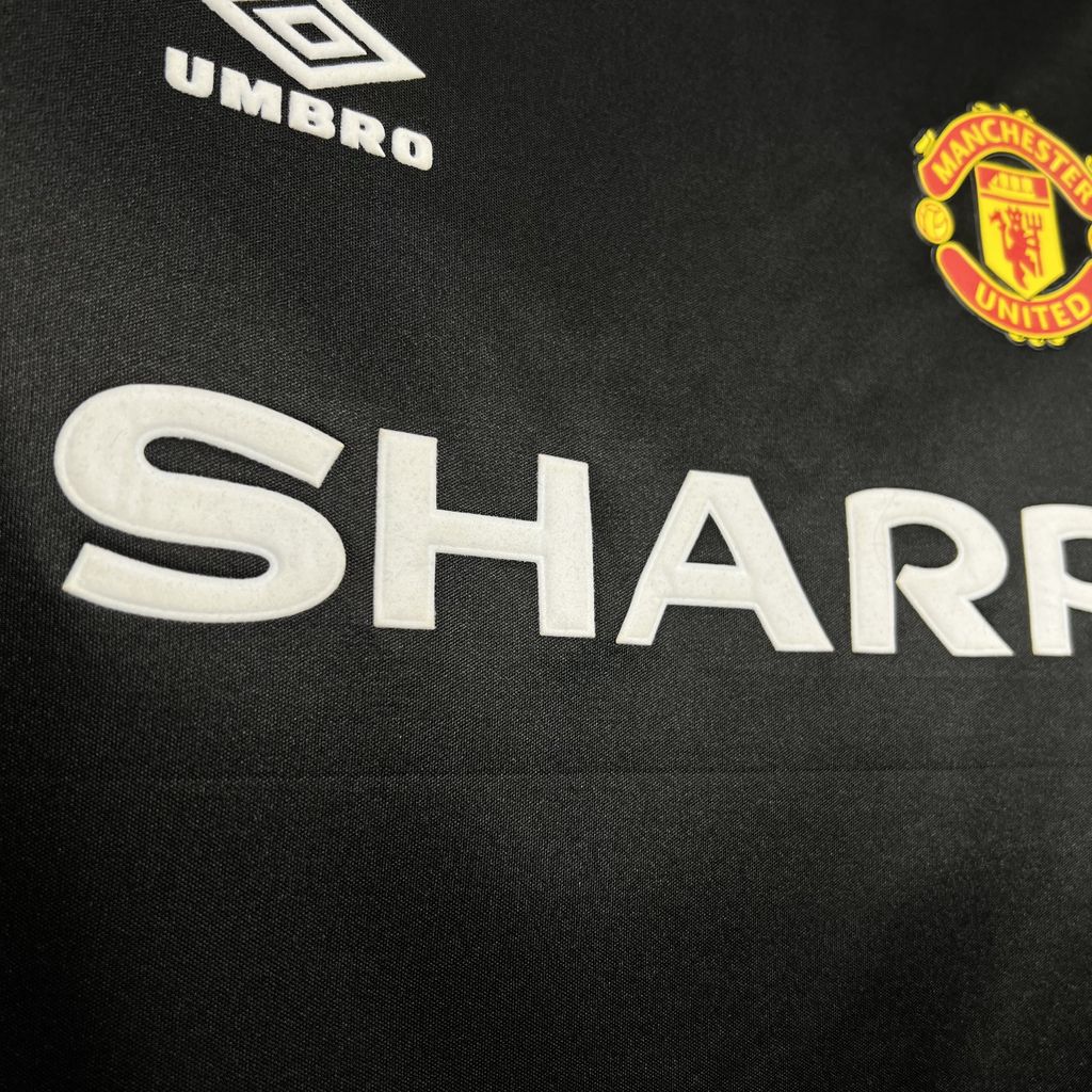 1998-1999 Manchester United Third Retro Kit