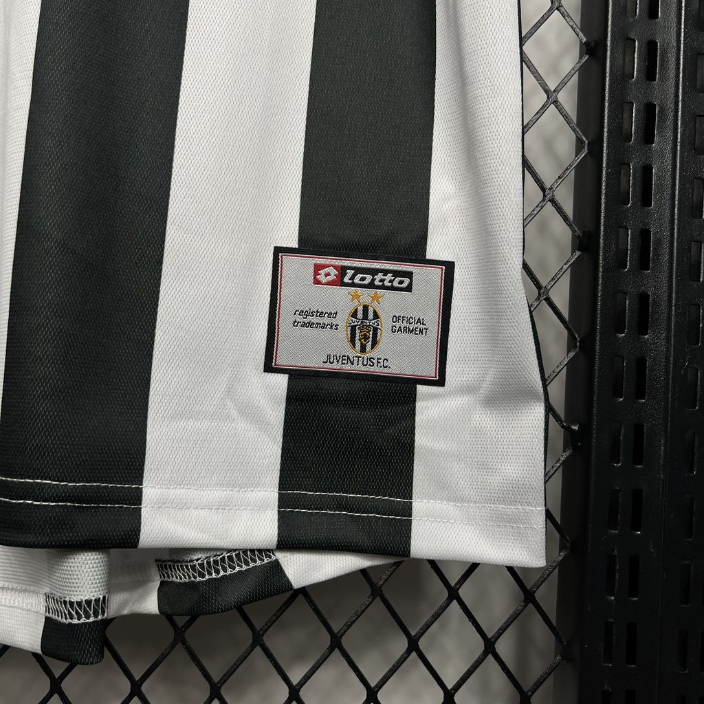 2001-2002 Juventus Home Retro Kit