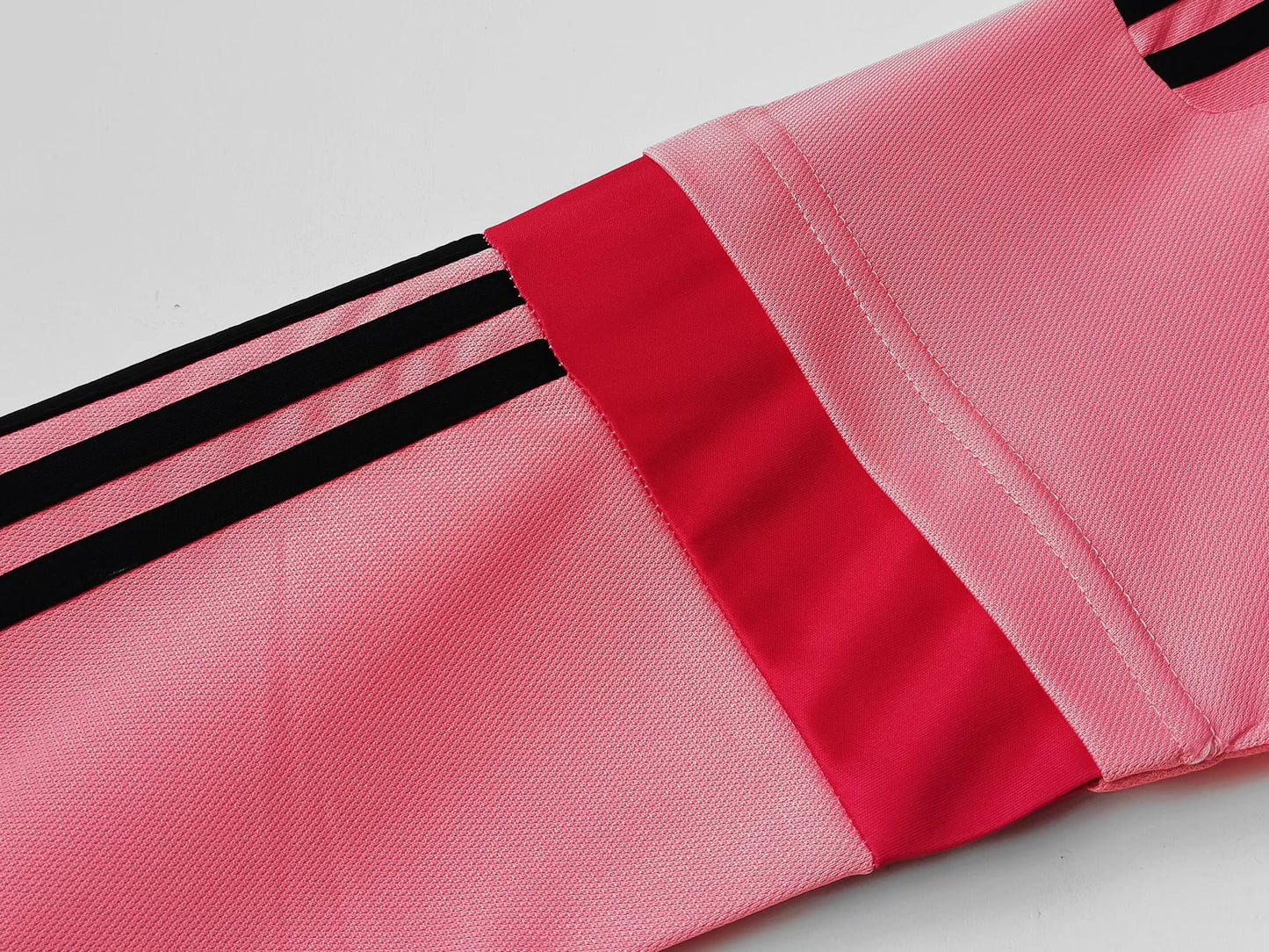 2015-2016 Juventus Longsleeve Pink Away Retro Kit