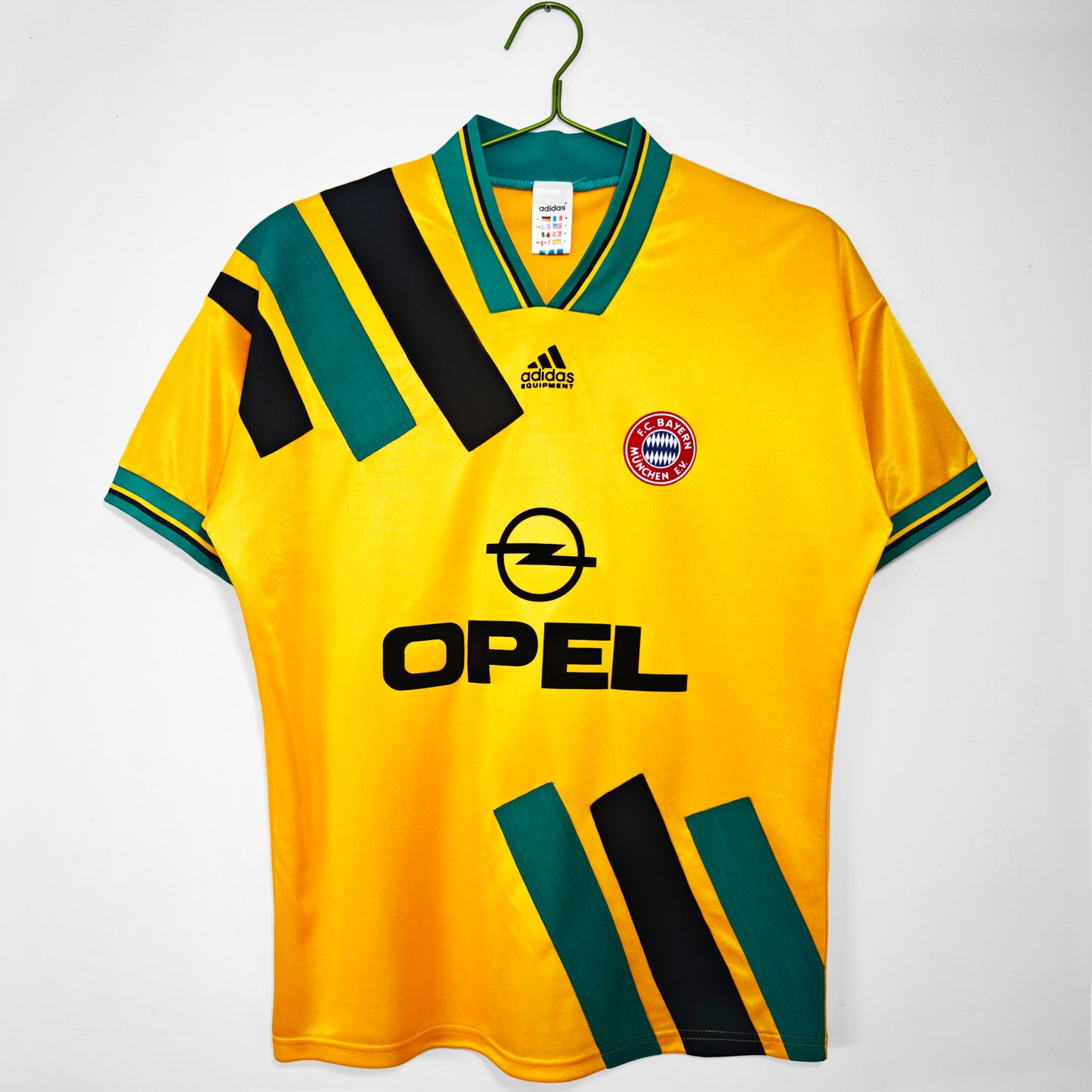 1993-1995 Bayern Munich Away Retro Kit