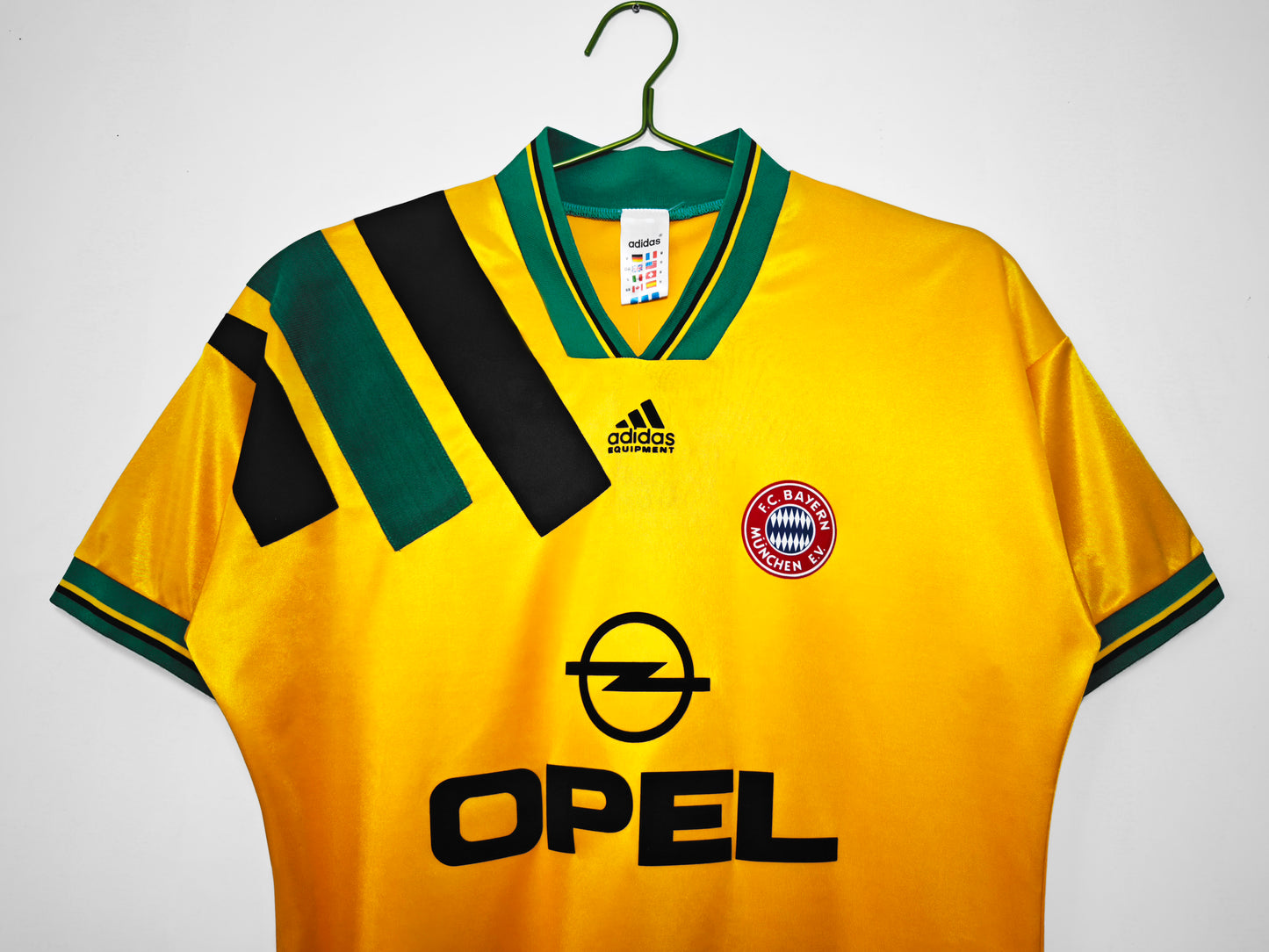 1993-1995 Bayern Munich Away Retro Kit